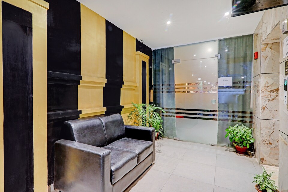 OYO Flagship 82727 Golden Apple, Civil Lines - High Court, Prayagraj