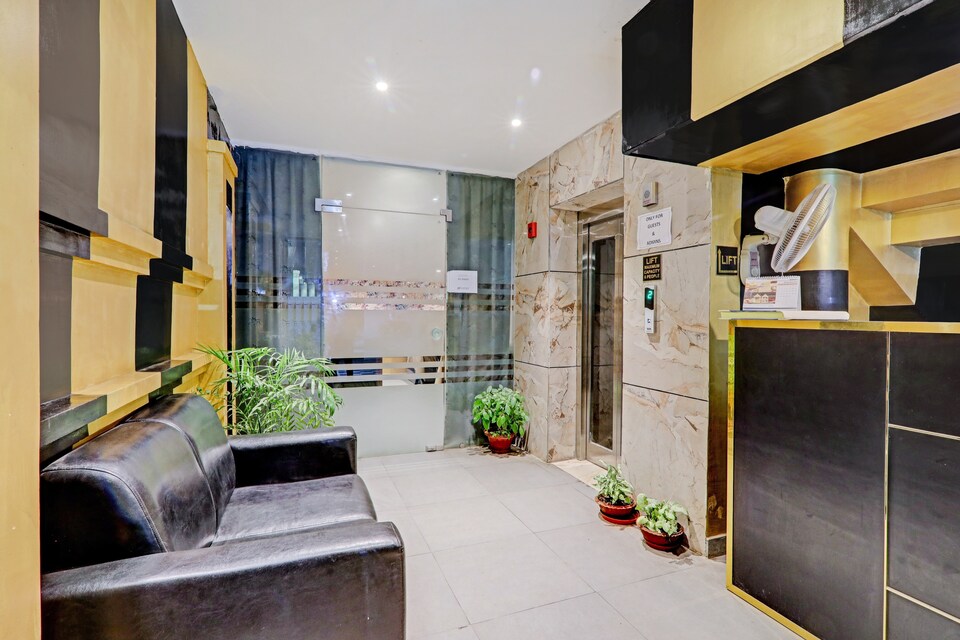 OYO Flagship 82727 Golden Apple, Civil Lines - High Court, Prayagraj