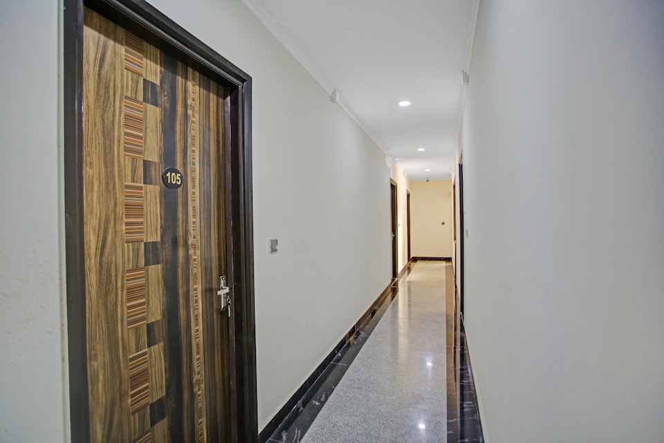 Hotel O COZY RETREAT, Noida City, Noida