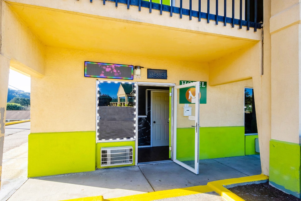 OYO Hotel M Morgantown - WVU Area, Morgantown VA, Morgantown