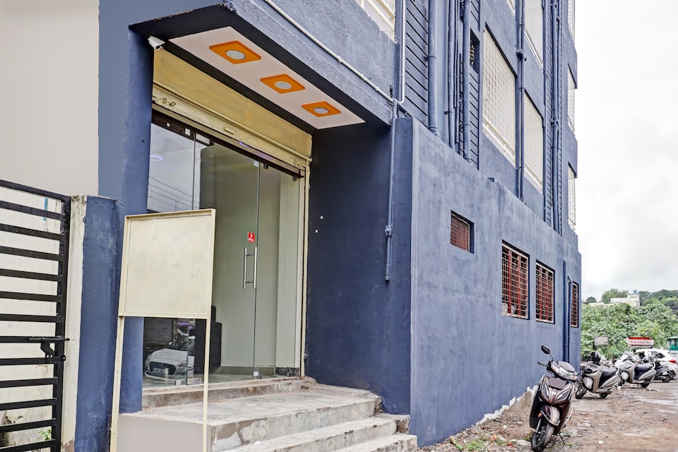 OYO Flagship Hotel Relax Inn, Hingna Road Nagpur, Nagpur