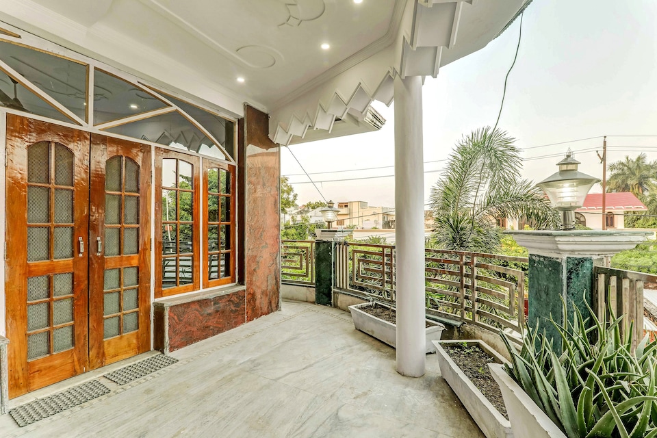 Capital O 82758 The Heaven Hotel & Resorts, Mahanagar Lucknow, Lucknow