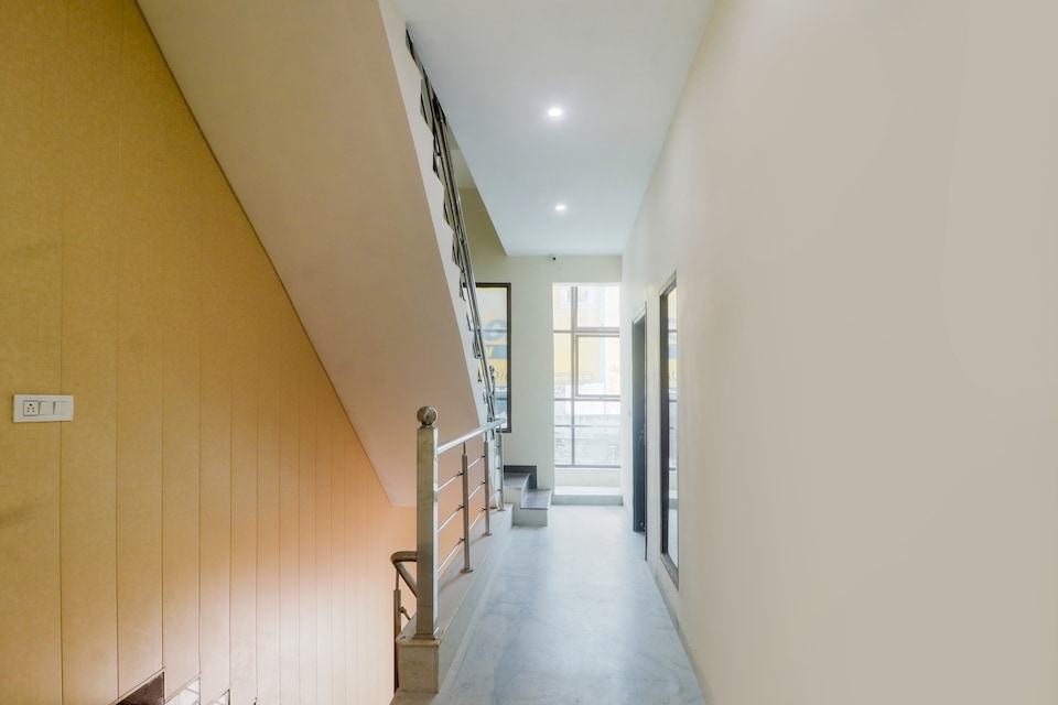 Live with new code-CHA717, Central Chandigarh, Chandigarh