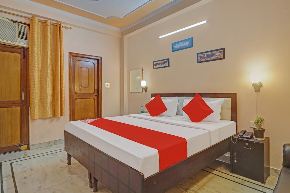 Hotel O Satguru Residency, Vaishali Kaushambi Metro, Ghaziabad