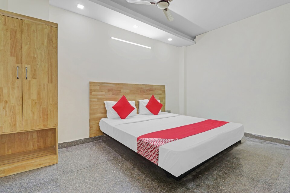 OYO Flagship 82809 Hotel J&k Paradise, New Friends Colony Delhi, Delhi