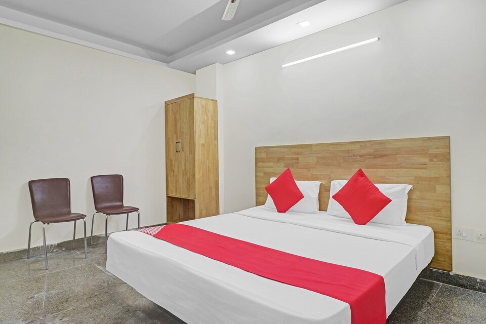 OYO Flagship 82809 Hotel J&k Paradise, New Friends Colony Delhi, Delhi