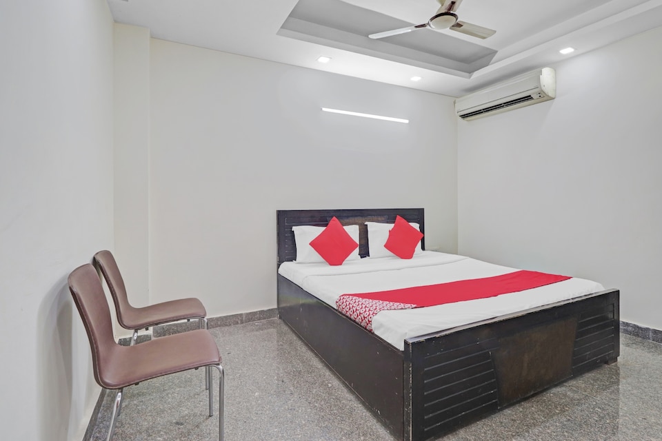 OYO Flagship 82809 Hotel J&k Paradise, New Friends Colony Delhi, Delhi
