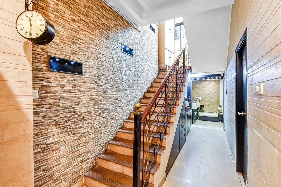 Collection O 82819 Neeranand Regency, Bhawanipore Kolkata, Kolkata