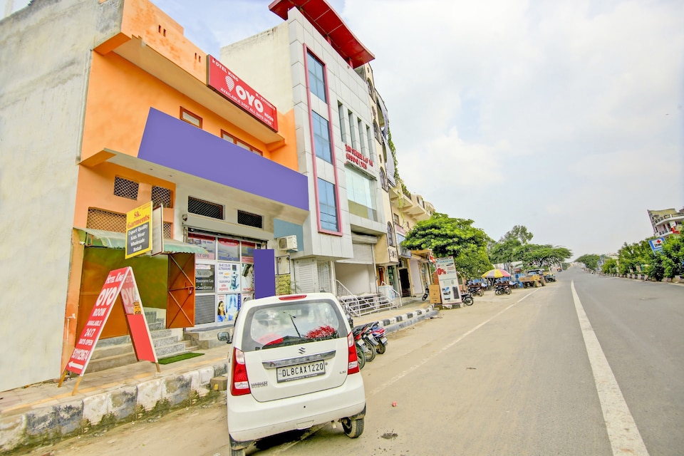 Collection O 82822 Hotel King Guest House, Anand Vihar Delhi, Delhi