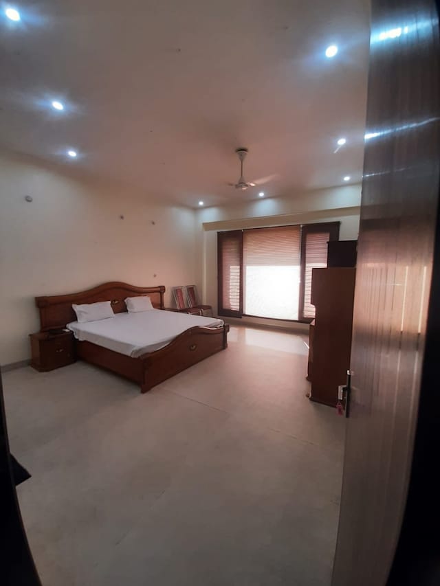OYO Krishna Guest House