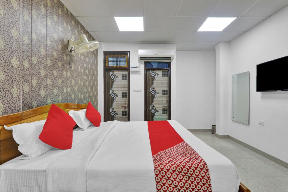 OYO Flagship 82841 Arcadia Inn 4, Gomti Nagar Lucknow, Lucknow