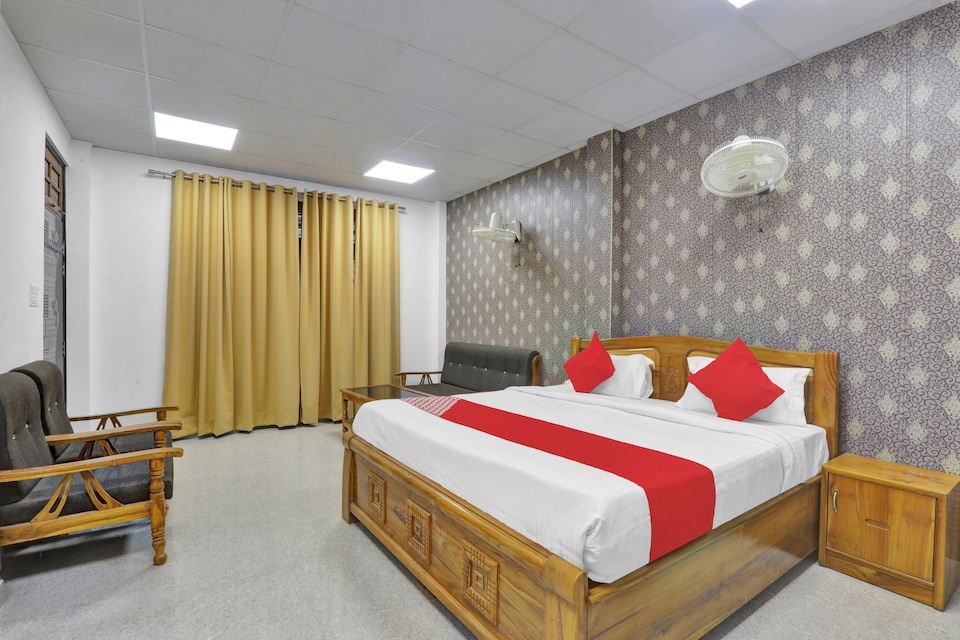 OYO Flagship 82841 Arcadia Inn 4, Gomti Nagar Lucknow, Lucknow