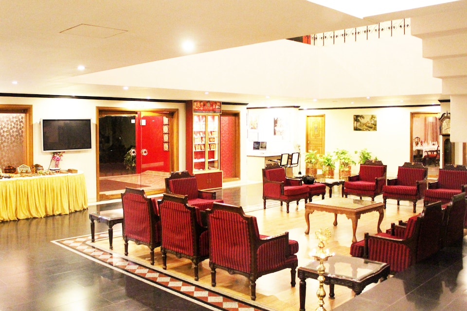 OYO 1028 Hotel The Radha Ashok, Mathura, Mathura