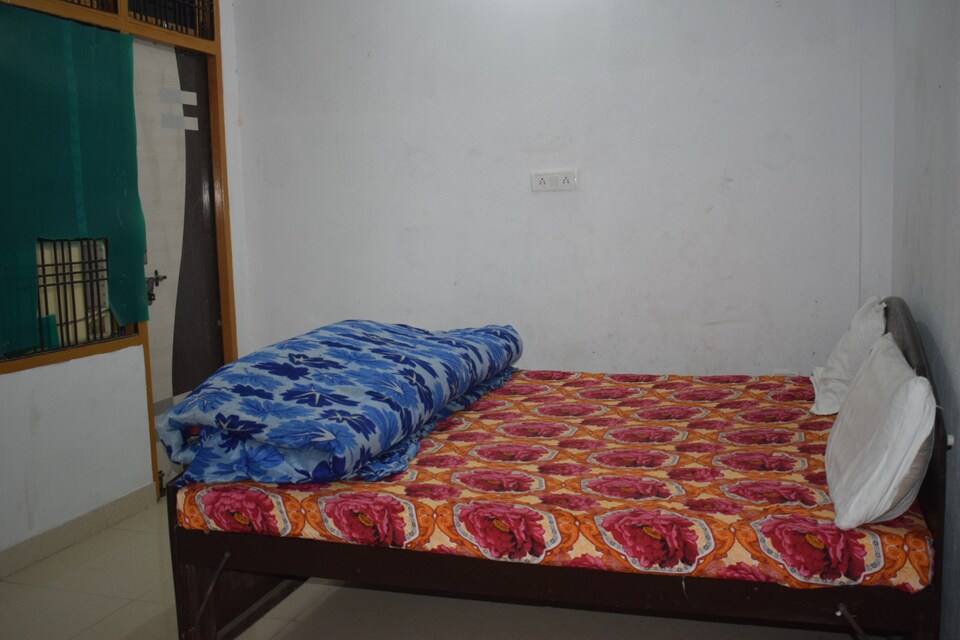 SPOT ON 82886 Hotel New Golden Night, Aliganj Lucknow, Lucknow