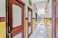 Hotel O Shree Nath Kathiyawadi Restaurant Hiran Magri