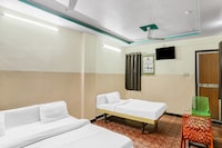Hotel O Shree Nath Kathiyawadi Restaurant