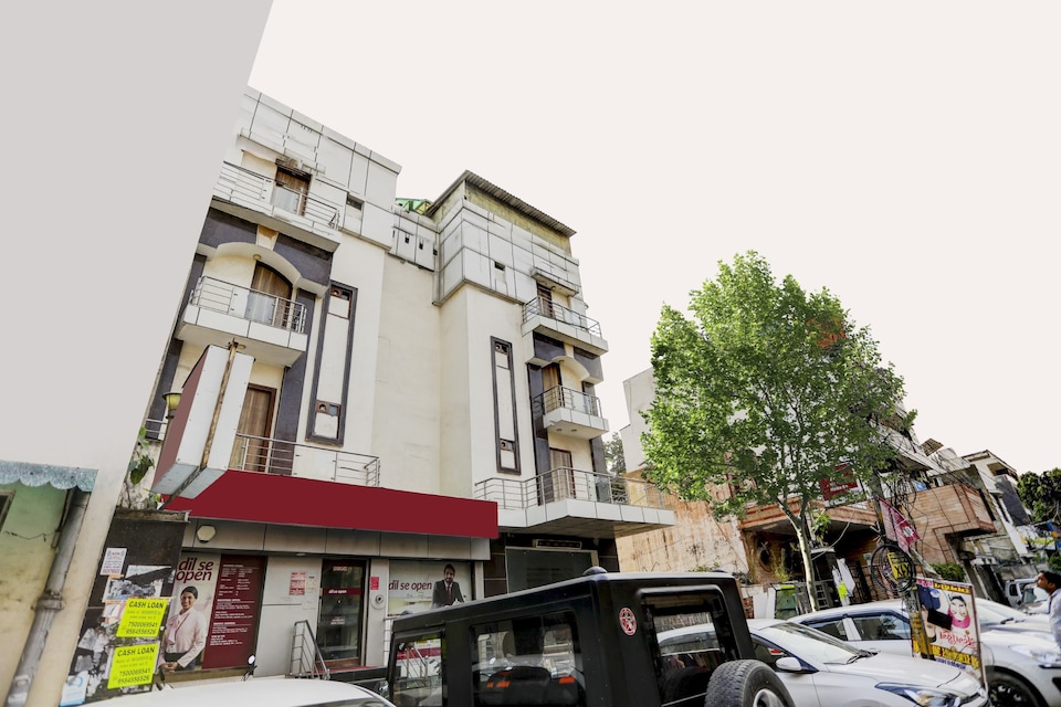 OYO Townhouse 573 Brostay Patel Nagar Near Satyam INOX Patel Nagar, Patel Nagar Delhi, Delhi