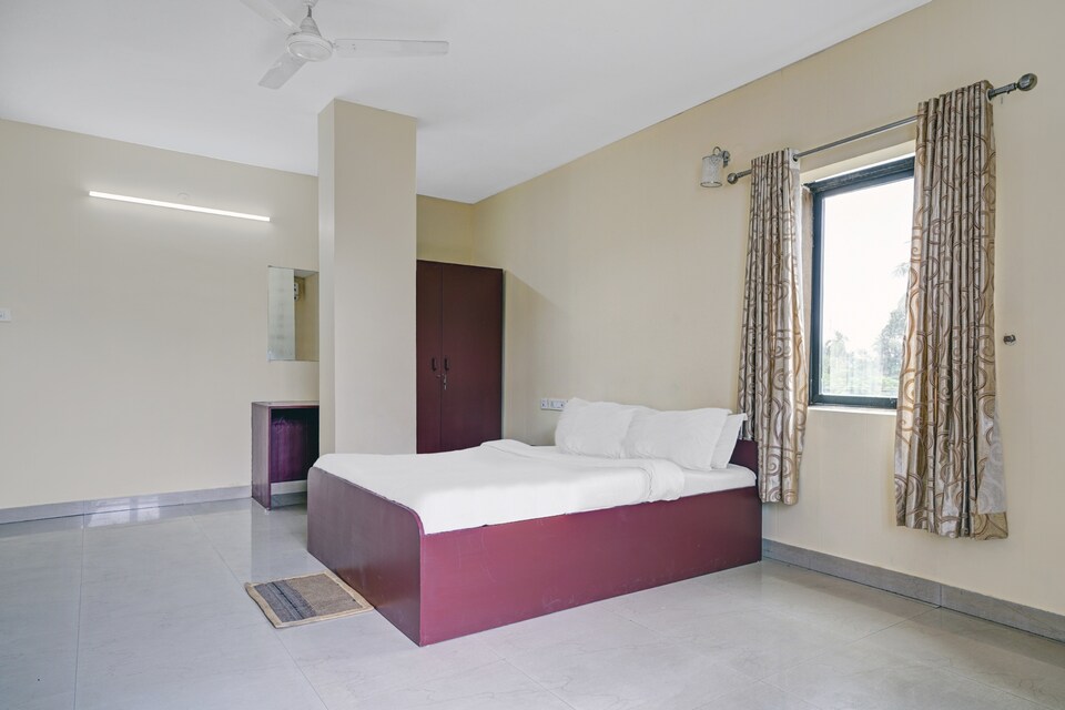 Collection O 82943 Palm Inn Tourist Home, Ankamaly Airport Kochi, Kochi