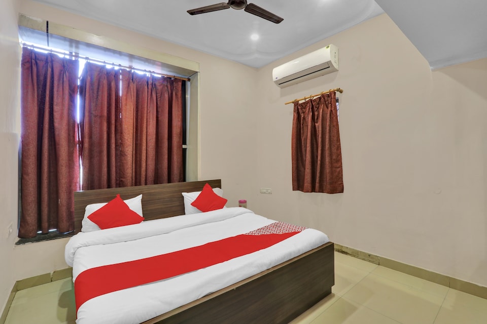 OYO Flagship 82958 Hotel Atithi Niwas, Chowk Allahabad, Prayagraj