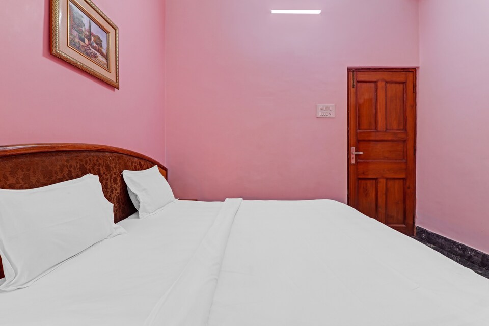 Capital O 82975 Shanti Inn, Raebareily city, Raebareily