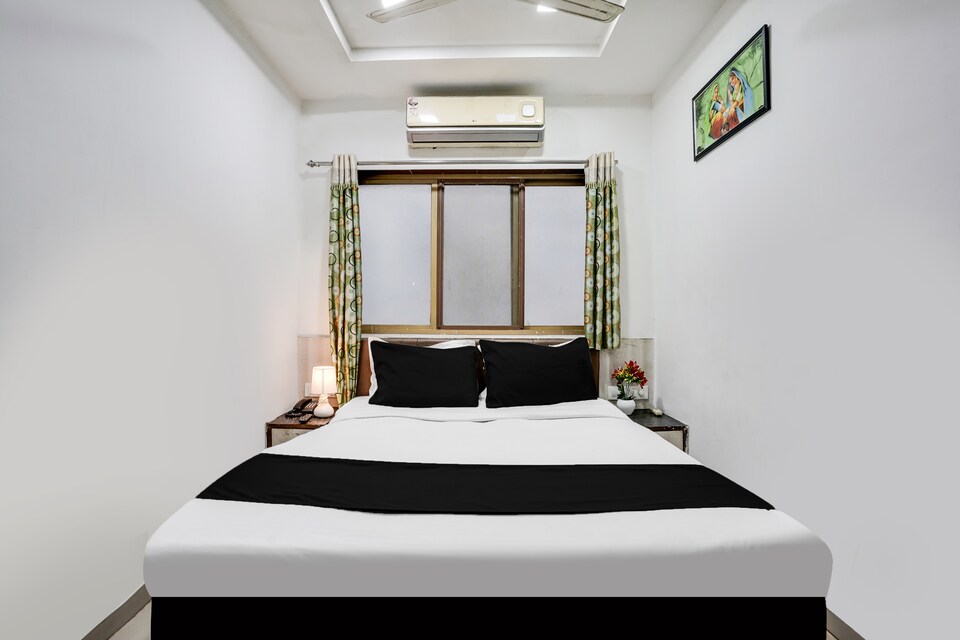 Hotel O Hill Stone, Dhebar Road, Rajkot