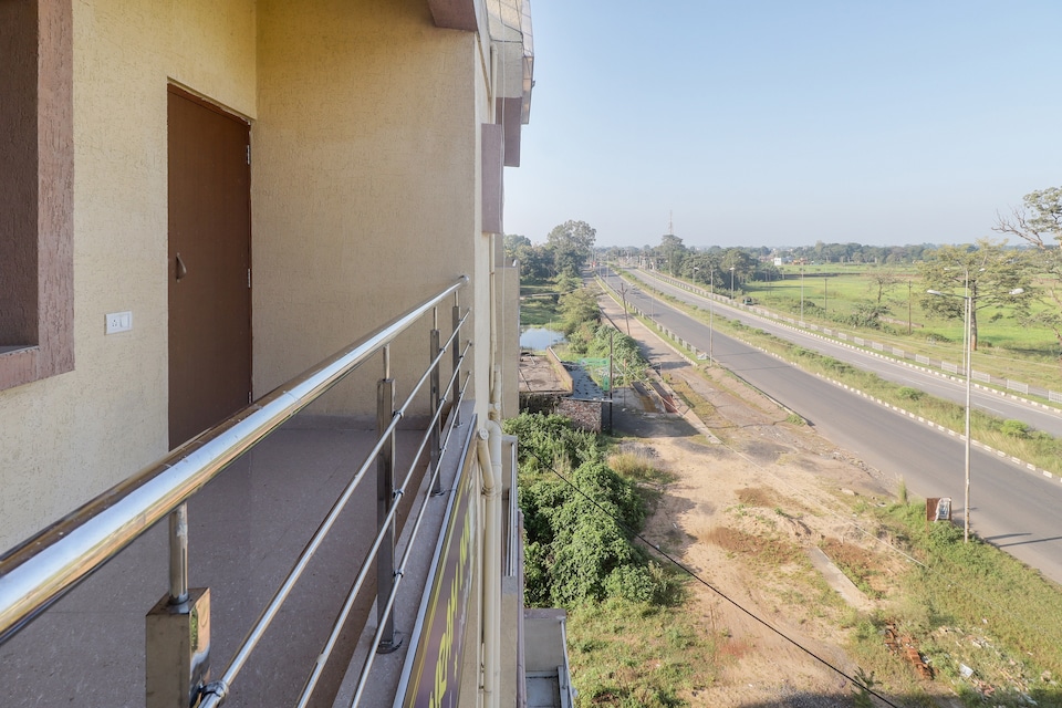 OYO Flagship 82993 Hotel Jairam Inn, Lalpur, Ranchi