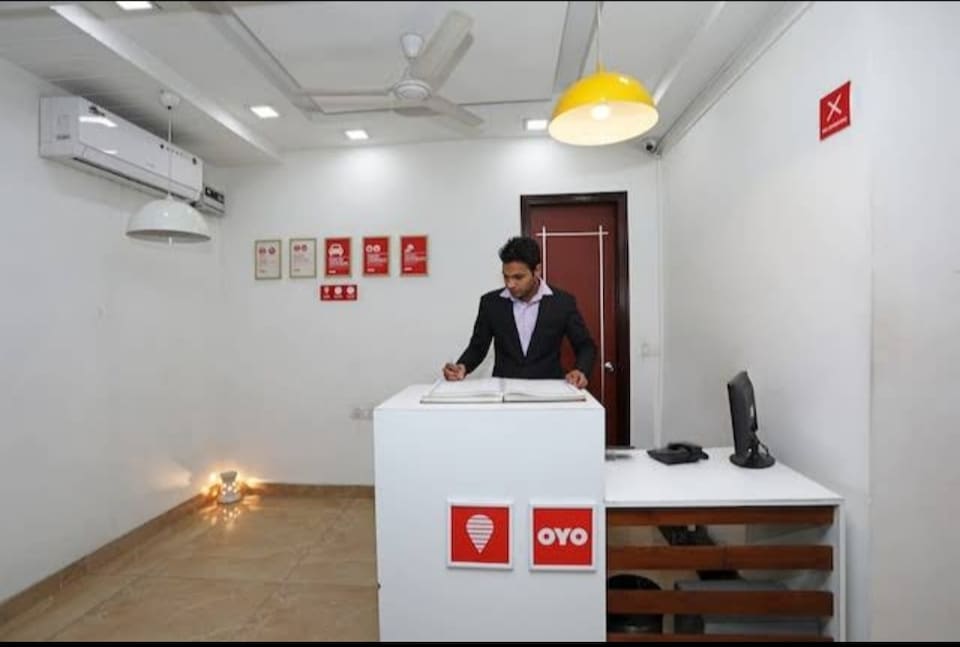 POP 82999 Hotel Cozy Inn Pitampura, Pitampura - Rohini Delhi, Delhi