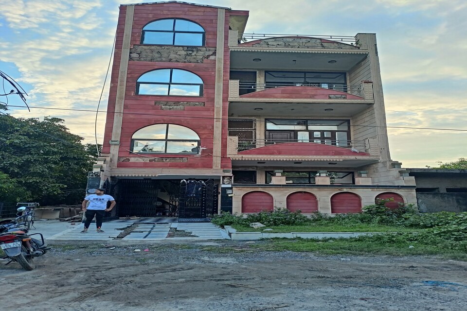 OYO 83012 Raj Guest House, North Delhi, Delhi