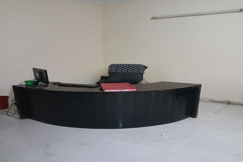 OYO 83012 Raj Guest House, North Delhi, Delhi