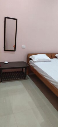 OYO Hotel Lord Shiva