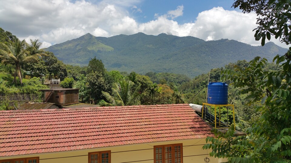 OYO 6882 Home Stay Pookode Nest, Kalpetta, Wayanad