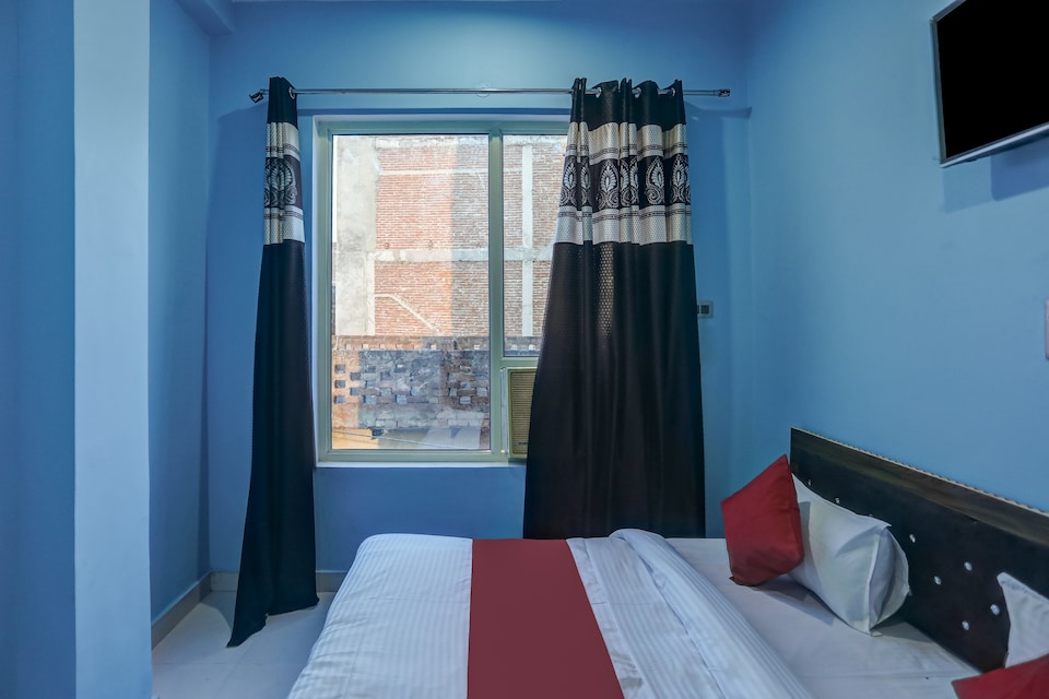 OYO Flagship 83018 Hotel Suncity, Faridabad, Faridabad