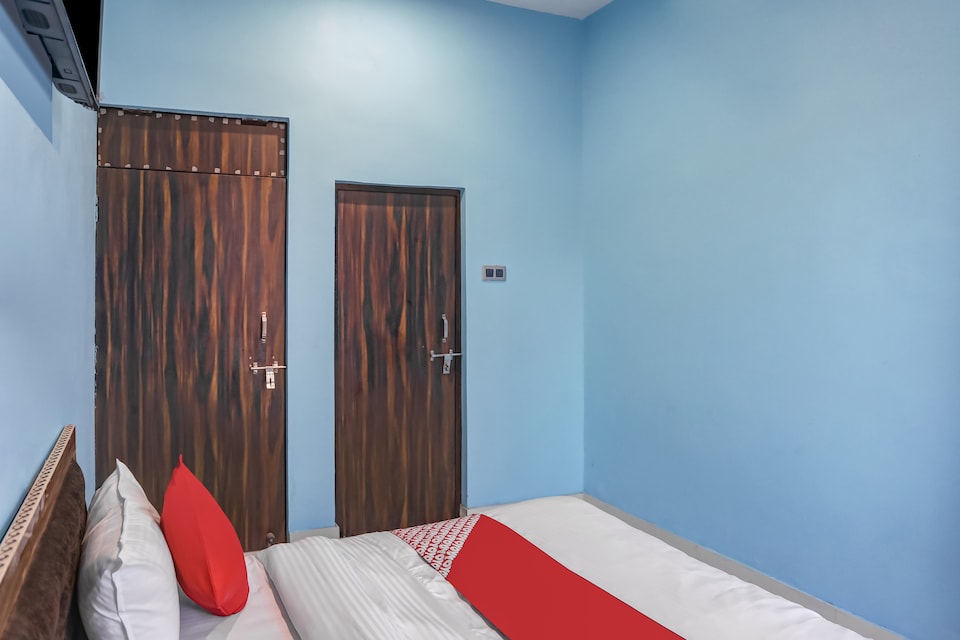 OYO Flagship 83018 Hotel Suncity, Faridabad, Faridabad