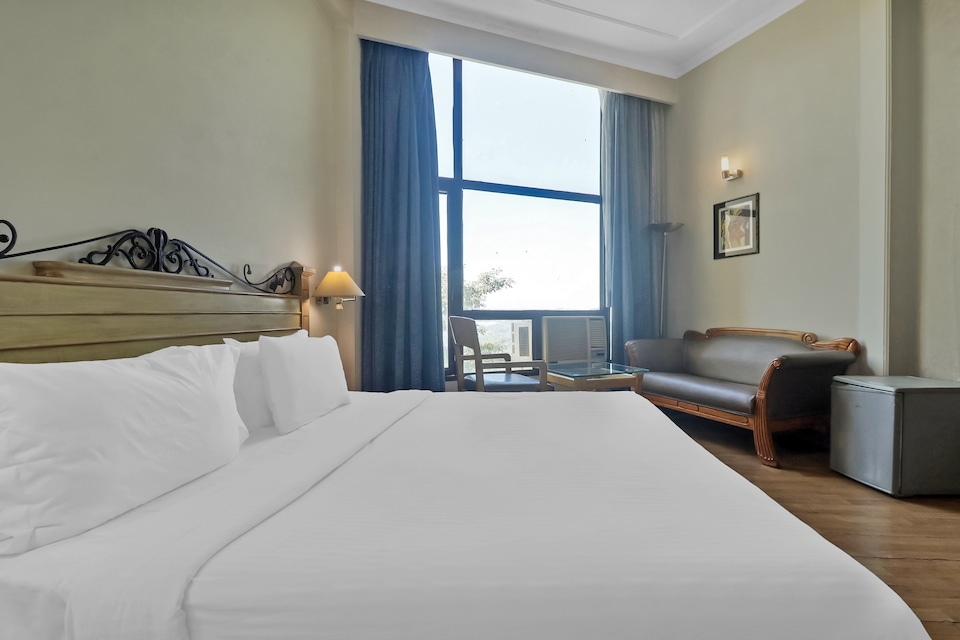 Collection O 83048 Devi Taj, Katra cluster, कटरा