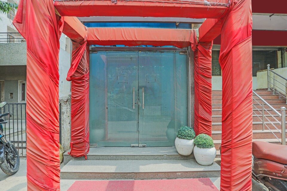 Collection O 83066 Discovery Inn-moca, Anand Vihar Delhi, Delhi