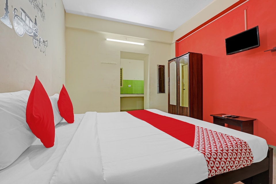 OYO Flagship  83073 Stay Happy, Perungudi, Chennai