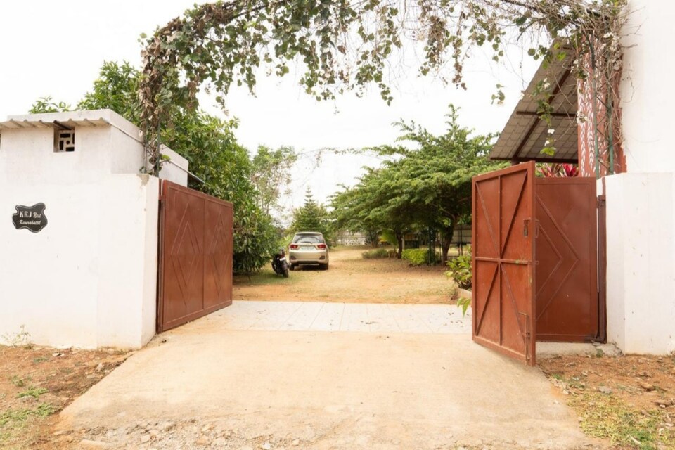 POP 83098 Nest Holidays, Bannergatta Road Bangalore, Bangalore