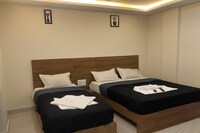 POP Veekay Regency Lodge Near Hare Krishna Hill