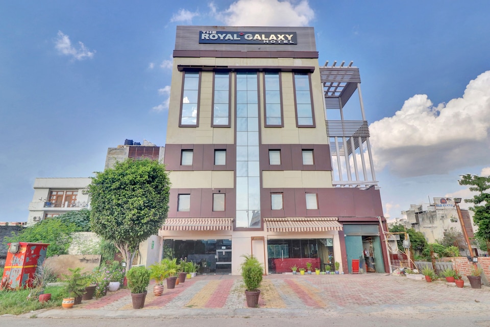 OYO Townhouse 604 The Royal Galaxy, Dwarka Delhi, Delhi