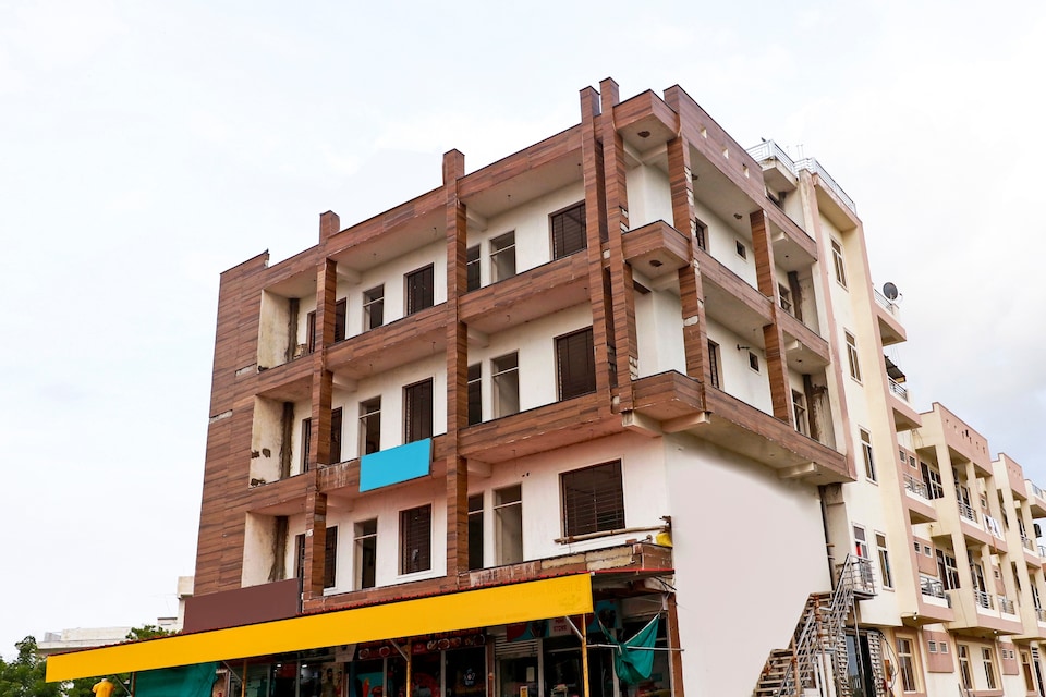 Collection O 83142 Hotel Hari Om Inn , Lashkar, Gwalior