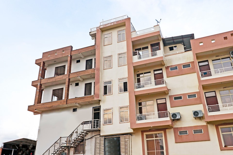 Collection O 83142 Hotel Hari Om Inn , Lashkar, Gwalior