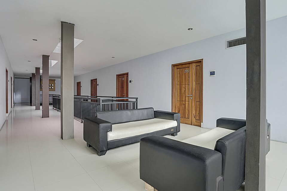 OYO 90670 The Aloha Residence, Seminyak, Bali