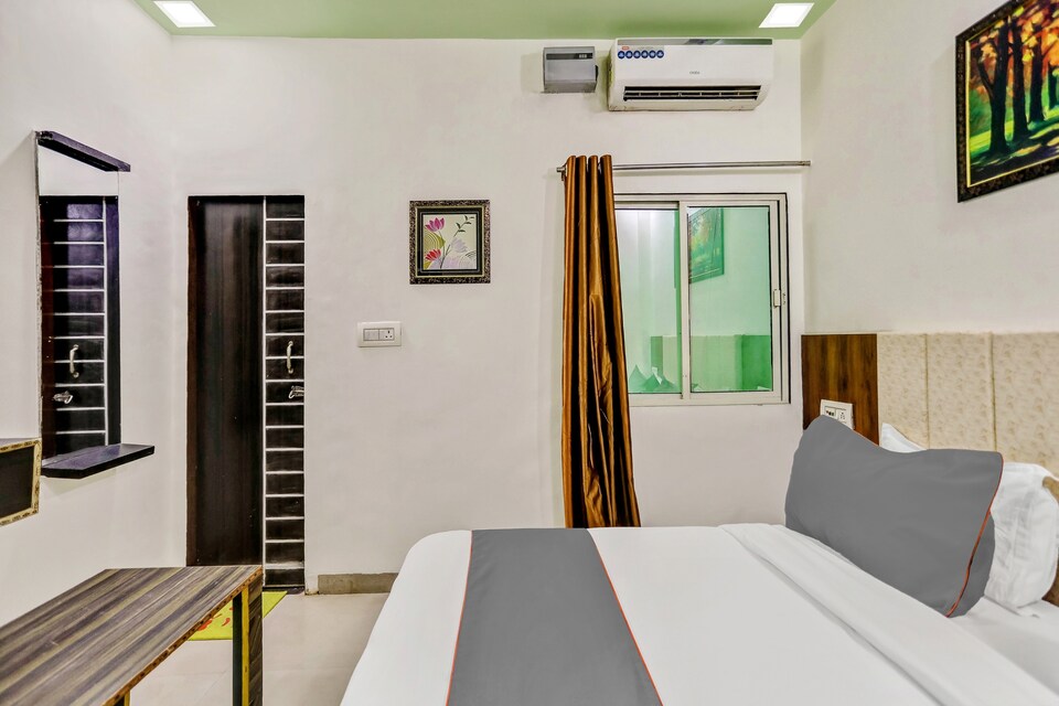 Collection O 83182 Hotel Deep Palace, Banke Bihari Mandir Vrindavan, Vrindavan