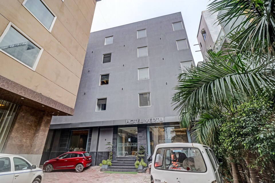 OYO Townhouse 569 Swan Suites, Airport Delhi, Delhi Transit