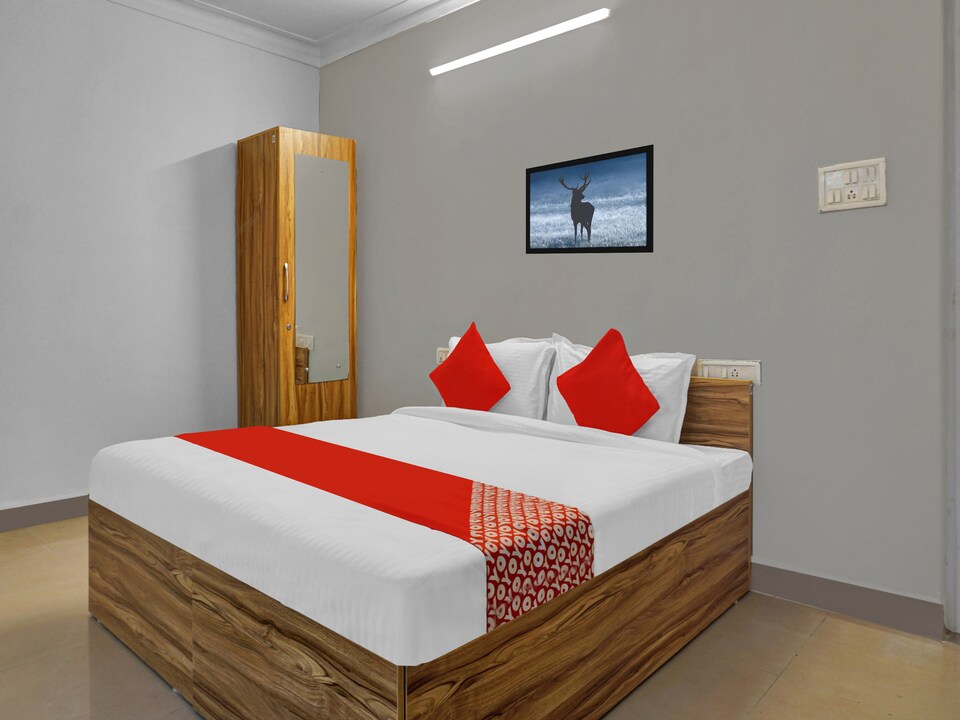 Hotel O Destiny Living, Baner Pune, पुणे
