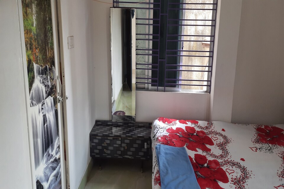 POP 83202 Gouri Guest House, Raiganj, Raiganj
