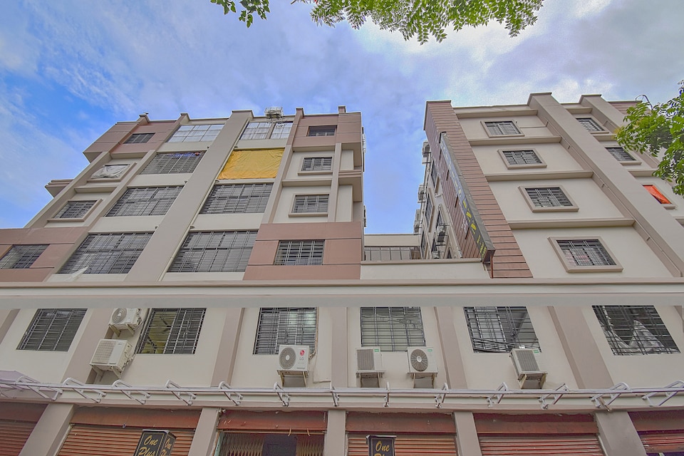 OYO Townhouse 571 One Plus Inn, Sealdah Kolkata, Kolkata