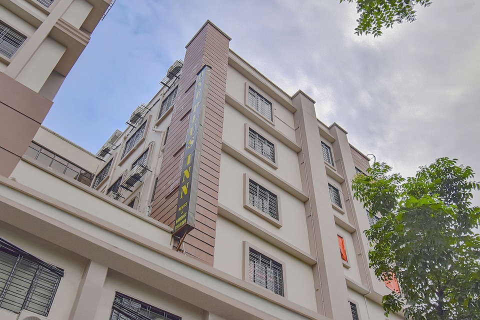 OYO Townhouse 571 One Plus Inn, Sealdah Kolkata, Kolkata