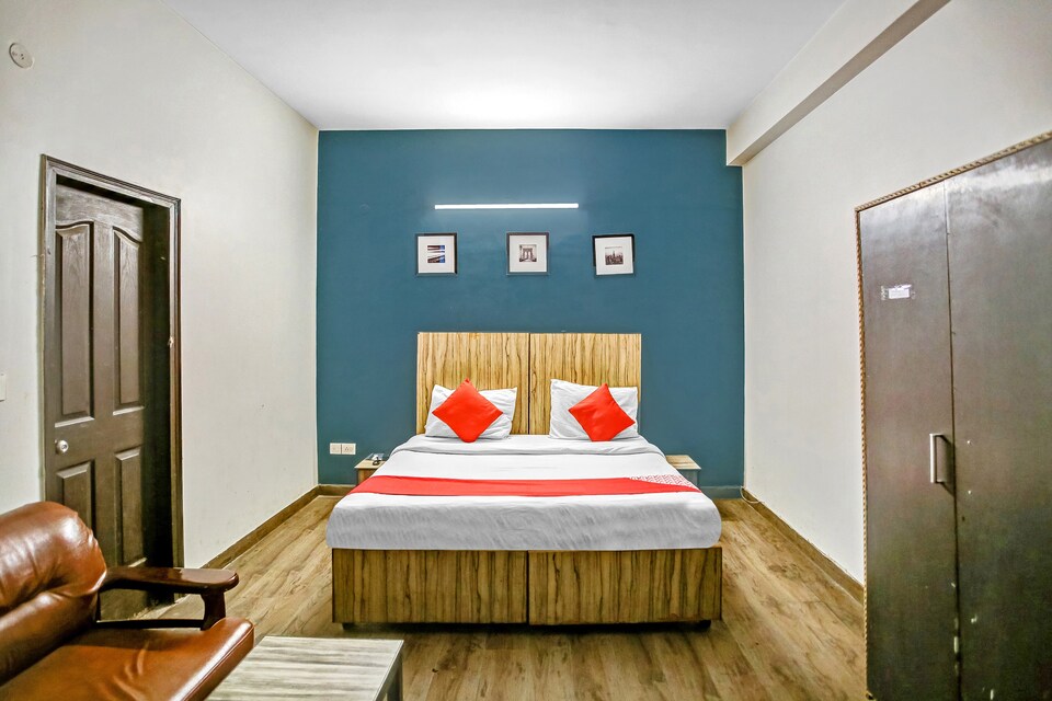 OYO Flagship 83268 Fly View 61, Noida City, Noida