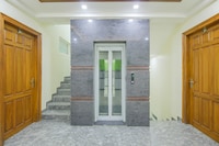 Collection O Corporate Suite Near Omaxe Celebration Mall